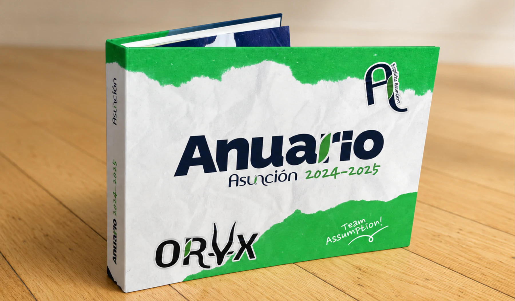 Anuario escolar personalizado Asunción 2024–2025 con portada blanca y verde